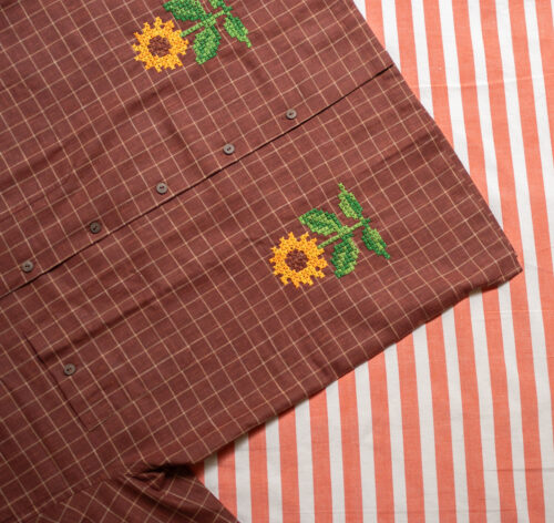 Cross stitch embroidered sunflower shirt. - Image 3